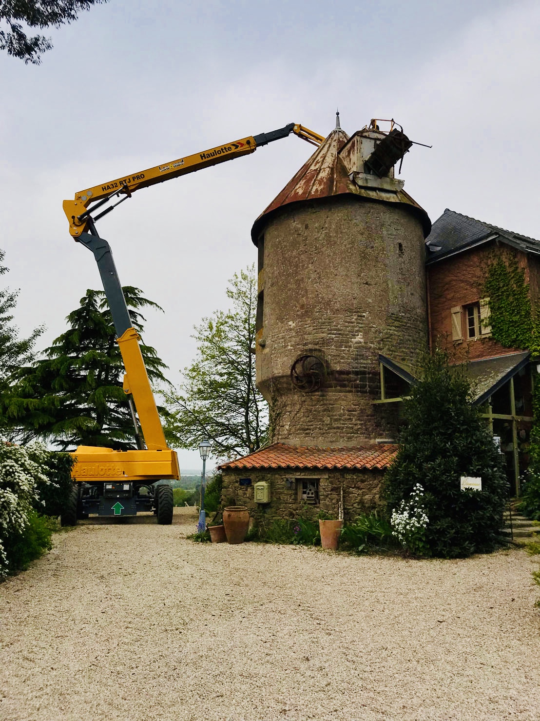 Nacelle articulée diesel 32m